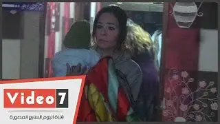 بالفيديو.. عاملة ملهى ليلى تهرب برفقة رضيعها خلال حملة مداهمة أمنية  بالعمرانية