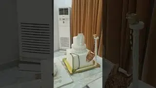 OONI'S NEW WIVES PRESENT SPECIAL CAKES TO THE MONARCH