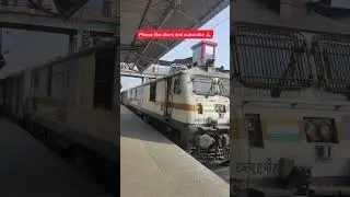 Darbhanga New Delhi Clone Special, 02569 - Darbhanga Junction To New Delhi at Gorkhapur Junction