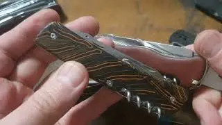 Ruike LD42-B vs. Victorinox Outrider - Who Wins?
