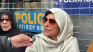 Watch this video and what are the plans of Imran Khan's sister Plane 