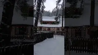 O sa va port  intr o scurta plimbare  in curtea restaurantului Sura Dacilor intr un decor  f. plăcut