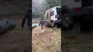 La serpiente m&aacute;s grande del mundo nos ha atacado. Y no podemos liberarnos de ella una Boa gigante.