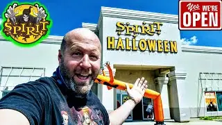 SPIRIT HALLOWEEN 2020 - Store Tour / New Animatronics (Dickson City, Pa)