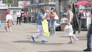 Танцующий человек сэндвич
