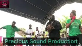 Anyidons live on stage