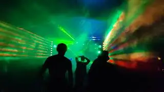  🌲❤️‍🔥 Атмосфера Ямайка на drum'n'bass танцполе  в подмосковном лесу
