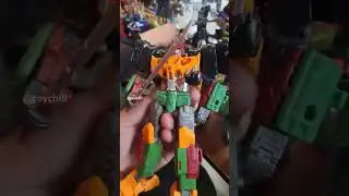 #Transformers Legacy Evolution Voyager #Bludgeon Comic Universe