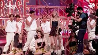 how were ros&eacute;'s backup dancers so chill for 13 seconds