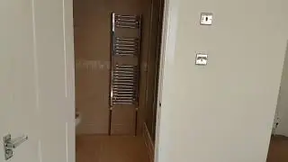 84 Wilton Road En-suite room with walk in wardrobe