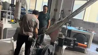 Online edge material recycling granulator suitable for blown film  and cast film production