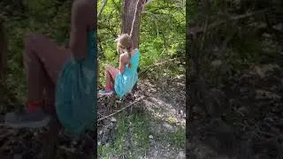 Erkley vine swing