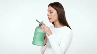 Hydracy Coach 78 oz / 2.3L Water Bottle with Straw Lid and Handle