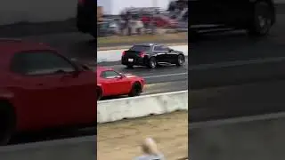 Dodge Challenger SRT Hellcat vs Chrysler 300 #dodge #racing #cars