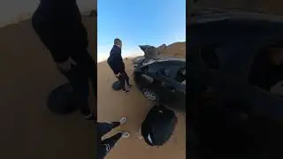 Flat Tire change in desert 😬#viralvideo #viralshort #jordan #wadirum