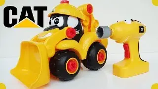 Playset CAT Excavator assembly kit with a fun CAT screwdriver for children