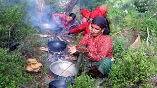 cooking round bread in the jungle || traditional life in rural Nepal || village culture of Nepal ||