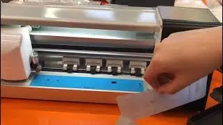 Нанесение защитной пленки с помощью машины для защиты экранов Mietubl