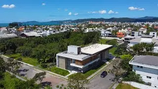 Mansão Cinematográfica em Jurerê Internacional | Condomínio Fechado