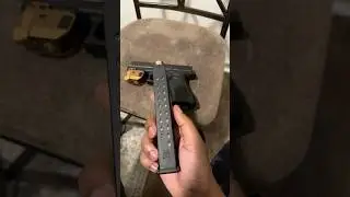 I named it Batman 😂🦇 Glock 22 Gen 5 .40 22rd Mag #glocklife