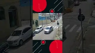 Carro capota ap&oacute;s acidente em cruzamento no centro de Jundia&iacute;.