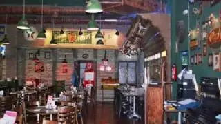 DECORETRO Decoracion tematica Bar Americano Friday's en Sevilla