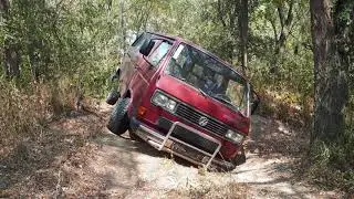 VW T3 Caravelle Syncro: Offroad Milovice