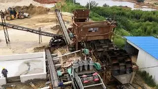 Deep cone thickener, sludge treatment system