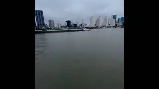 FPV Diving the bridge really close, Rotterdam Netherlands
