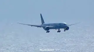 Air Austral landing R&eacute;union
