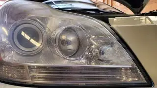 How to: Remove the Parking light Bulb from a 2010 Mercedes Benz Gl450 Passenger Headlight