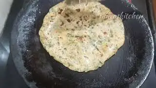 మంచి ఐరన్ ఫుడ్ 👉పాలక్ పరాఠ ❤️ | palak parata recipe in Telugu @simraskitchen1810 