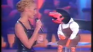 Mónica Naranjo - Entrevista (Macario) Risas y Estrellas 1997 TVE
