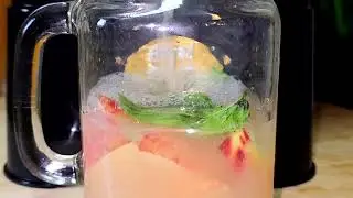 Fresh peach lemonade, a refreshing summer recipe