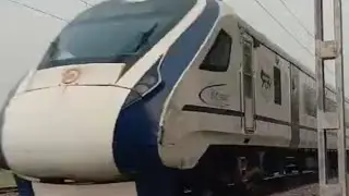 || वंदे भारत ट्रेन live traveling || ##live ##shortfeed #train #railway