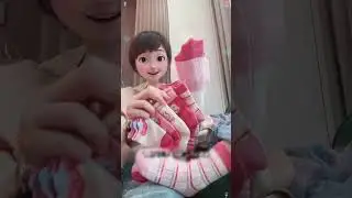 Five pairs of boneless non-irritating warm and non-smelly pink cotton socks for girls in a