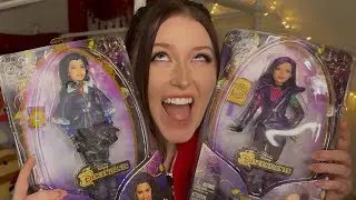 NEW! Mal and Evie 10th Disney Descendants Anniversary Dolls Unboxing!