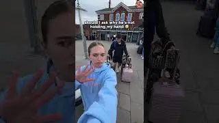 Точка зрения: Он не хочет держать меня за руку 🙄