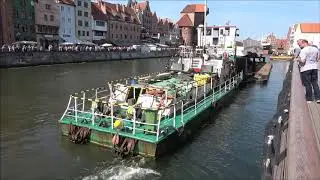 Manewry z U Bootem na pontonie