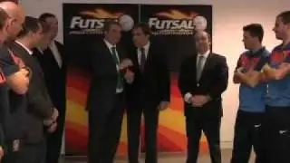 Visita de Miguel Relvas &agrave; Selec&ccedil;&atilde;o Nacional de Futsal