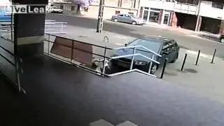 (RAW)Wild Security Guard Chase After Bank Robbery