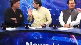 Pakistani politician and journalist fight in live show