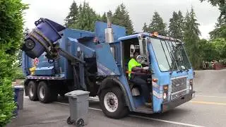 Mack LE Leach Crocodile Garbage Truck