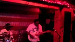 LIL WAYNE'S BAND PLAYS 
