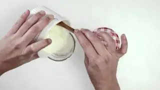 C&oacute;mo preparar una salsa cremosa sin az&uacute;car. Una receta del libro 