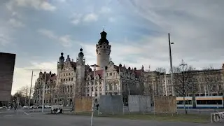 Das ist das Neue Rathaus von Leipzig