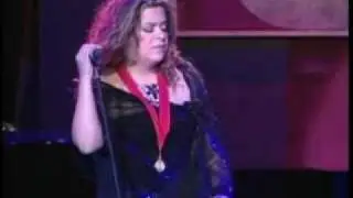 Premios ASCAP 2010   M&oacute;nica V&eacute;lez interpreta Causa y Efecto