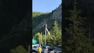 Возле входа в природный парк Мурадымовское ущелье. Видео 1