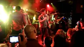 RUNAWAY BABY - Bruno Mars Paris show case 30 11 2012