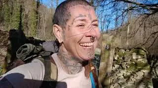Cheap Holiday Challenge!! (Part 1!) Hiking, Camping and Foraging! 💚 #freedom #wildcamping #foraging